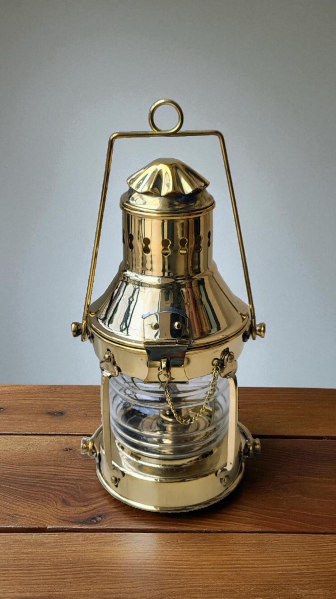 ヴィンテージ　オイルランタン　真鍮 ヴィンテージスタイルの真鍮製オイルランタン（透明ガラス付き