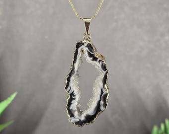 Black Agate Gold-Wrapped Pendant Necklace