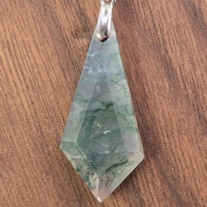 Upside Down Kite-Shaped Moss Agate Pendant | Transparent Moss Agate Crystal W/Natural Green Veins | S925 Bail | 20&#39;&#39; S925 Silver