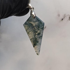 Kite Moss Agate Pendant: S925 Silver Bail & Chain