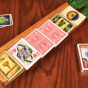 Porte-cartes ou organiseur de cartes de jeu de société, porte-cartes à jouer, 14 1/2 x 3 5/8 po, cerisier massif, Paul Szewc