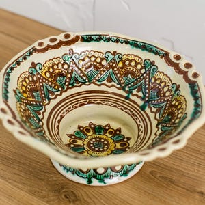 Handbemalte Keramikobstschale - Vintage-Stil Herzstückschale, rustikales Geschirrdekor, Ukrainische Keramik, Hutsul Geschenk (23 cm)
