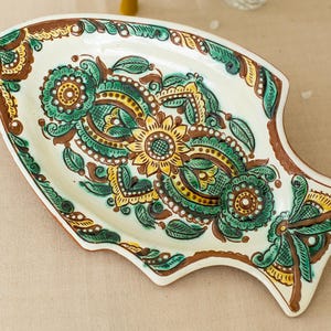 Oekraïens aardewerk bord handgeschilderd – uniek erfstuk, Kosiv-keramische schaal 28 x 20 cm, volkskunst woondecoratie, bohokeuken