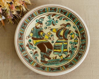 Plato de cerámica para pared, adorno de arte popular ucraniano pintado a mano, decoración de pared de cerámica Hutsul, plato rústico de arcilla, regalo étnico para la cocina