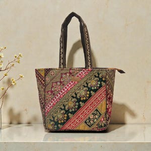 Etnisk axelväska med broderi och lapptäcke, boho-väska med topphandtag för kontorsresor, shoppingväskor