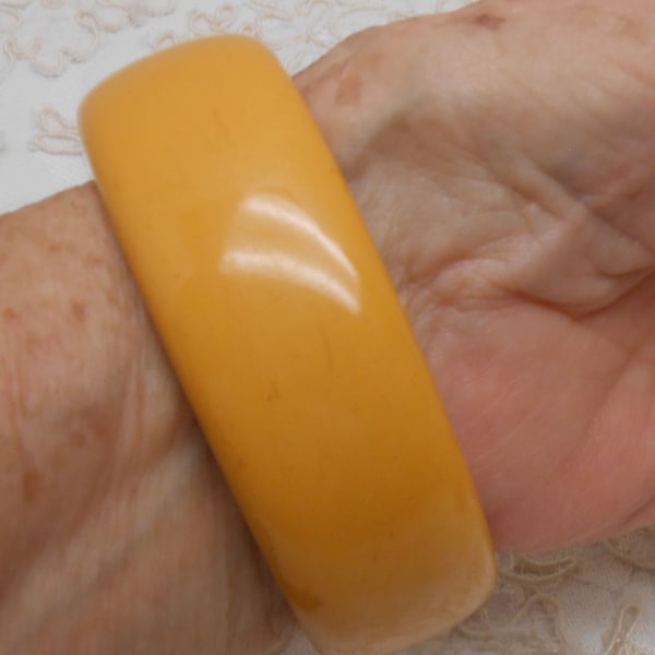 Vintage brede butterscotch bakelieten armband, 7/8" (#10)