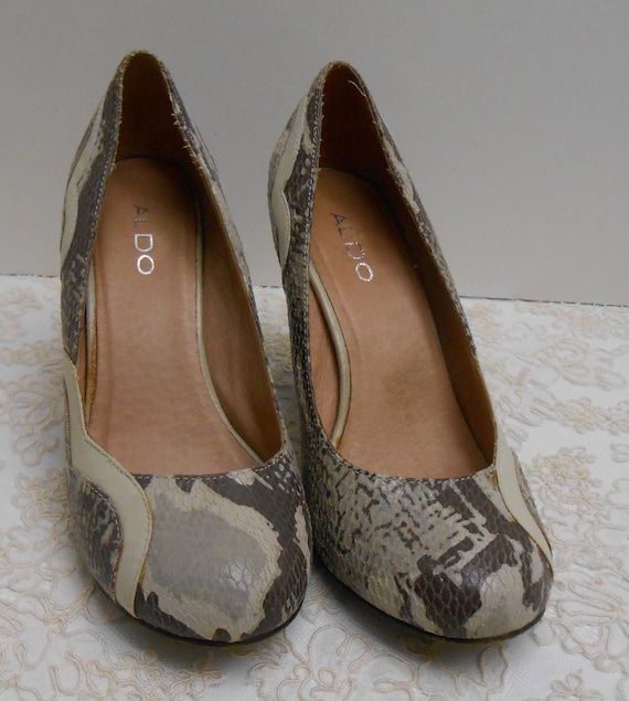 Snakeskin top pumps aldo