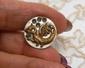 Dragon en laiton sur bouton argenté - Design unique - 3/4" - (A-22)