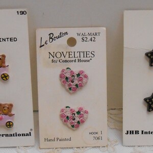 Drei Sets von Buttons auf Original Karten, JHB & LeBouton