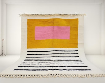 Handgewebter Berber Teppich aus Wolle: Minimalistisches abstraktes marokkanisches Design