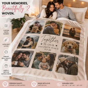 Può includere: Una coperta fotografica personalizzata con un collage di varie fotografie personali, tra cui coppie e un cane, con il testo "Together is our favorite place to be" stampato al centro su un morbido tessuto beige chiaro dalla finitura testurizzata.