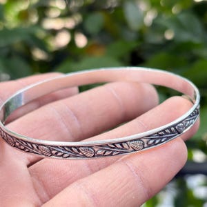 Handcrafted Artisan Engraved Sterling Silver Leaf Bangle, Women single Chudi, Nature-Inspired Bangle
