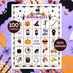 Può includere: Una scheda di gioco del bingo di Halloween con uno sfondo viola, con illustrazioni a tema Halloween e il testo "Happy Halloween Bingo". Include 100 carte ed è un download digitale.
