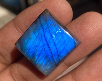 21x20x6mm, 33 Carat Labradorite Gemstone Square Cabochon, AAA Quality Blue Fire Labradorite For Jewellery