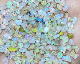 100 pièces d'opale d'Éthiopie percée : 3 à 5 mm de pierres pour bijoux de qualité AAA