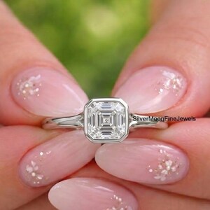 Anillo solitario Asscher con moissanita engastada en bisel, anillo de plata de ley con brazo dividido, anillo de compromiso para mujer, elegante regalo de boda, anillo de promesa.