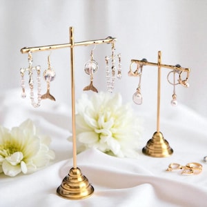 Vintage Gold Earring Holder: Elegant Jewelry Display Stand