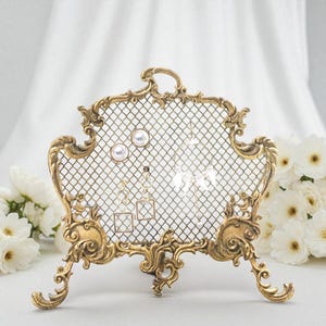 Vintage Gold Baroque Jewelry Stand: Elegant Earring Display