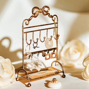 Vintage Jewelry Display Stand: Elegant Vanity Organizer