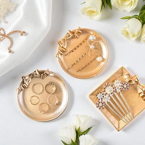 Gold Resin Jewelry Plate: Elegant Ring & Earring Display Tray