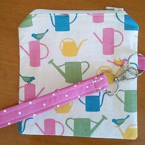Mini monedero con llavero y tarjetero para jardín, con diseño de pájaros y regaderas, y correa para la muñeca.