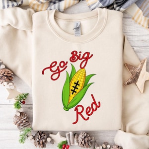 Gehen Sie groß Rot Png Nebraska Fußball Volleyball Basketball Png Geschenk für Spiel Tag Unisex Komfort Farben Nebraska Cornhuskers Png