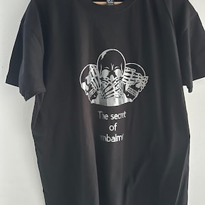 XL T-shirt The secret of embalmer