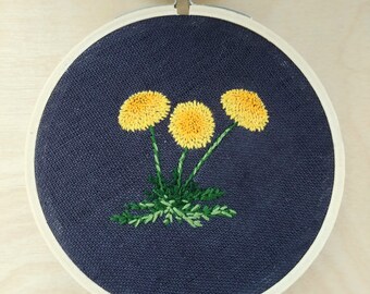 Hand embroidered dandelion; Floral embroidery; Embroidered hoop art; House warming gift; Weeds; Botanical wall art; Save the bees