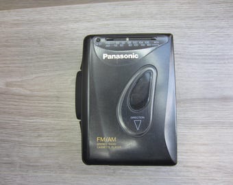 Reproductor de casetes Panasonic RQ-V60 + radio FM/AM portátil vintage, correas nuevas, funciona.