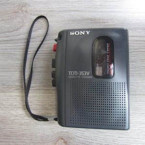 VINTAGE RETRO SONY WALKMAN WM 33/43 Portable Cassette Player (faulty) EUR 10,91 - FR