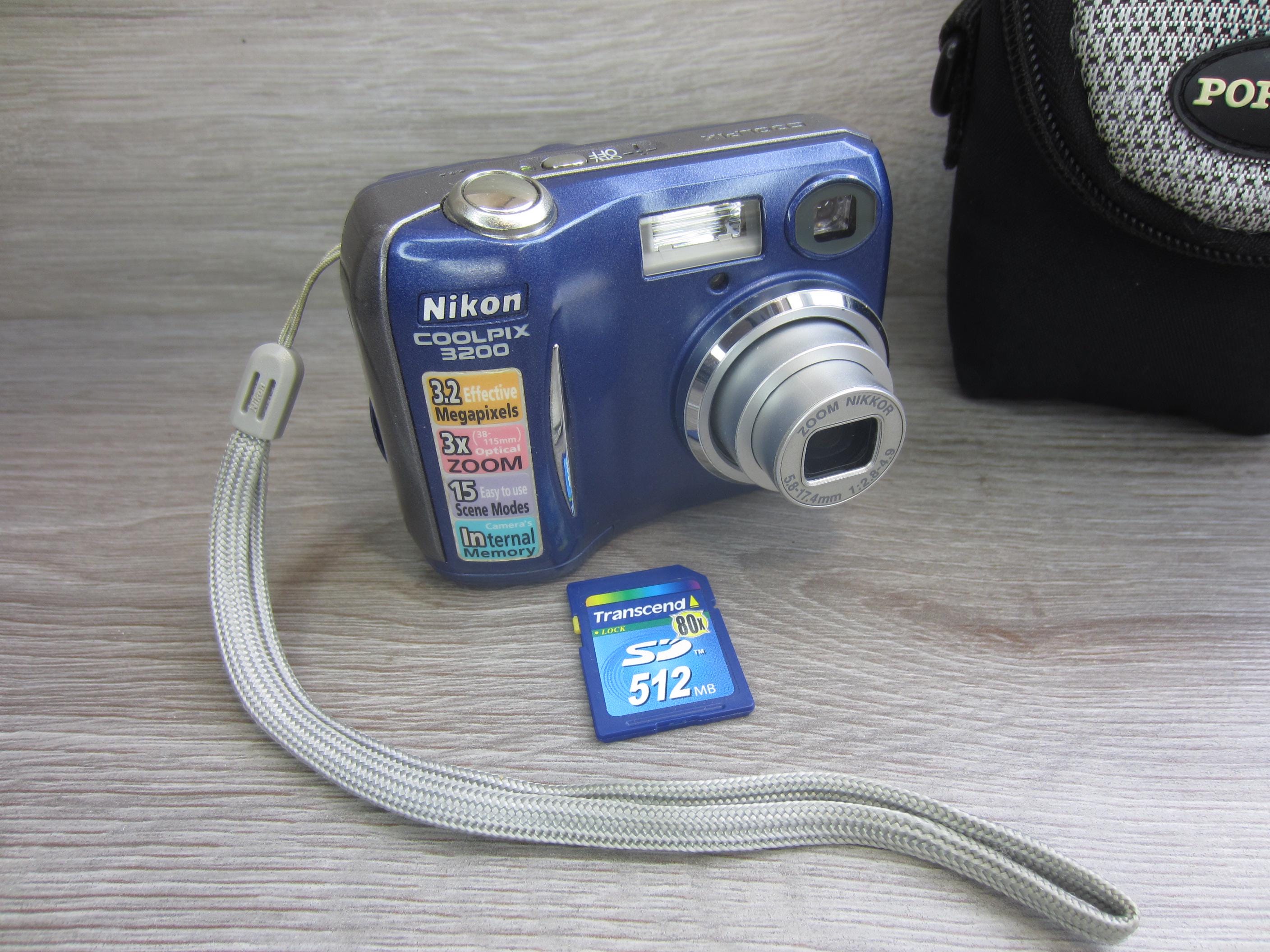 Nikon Coolpix 3200 Digital Camera 3.2 Mp 3X Zoom Blue Rare Vintage