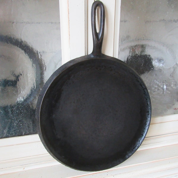 Vintage Wagner Ware Sidney O No. 1109 C - 10 inch Cast Iron Griddle Skillet Single Handle from Darlas Closet