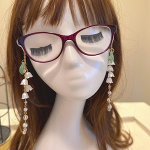 lily flowers eyeglasses chain white boho flower fairy glasses holder floral eye wear gift for mom birthday gift for her