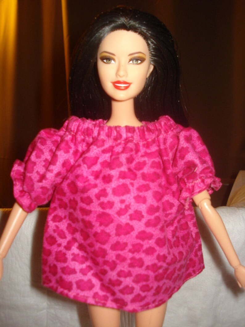 Fashion Doll Coordinates Peasant top in bright pink Leopard print es164 image 2