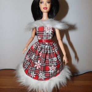 Christmas short dress in red & white candy cane print with faux fur trim for Fashion Dolls ed1638