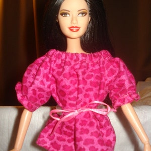 Fashion Doll Coordinates Peasant top in bright pink Leopard print es164 image 1