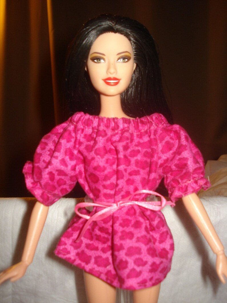 Fashion Doll Coordinates Peasant top in bright pink Leopard print es164 image 1