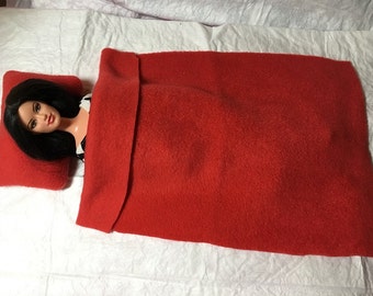 Pillow & blanket set in solid red Fleece for male and female Fashion Dolls - bsb25