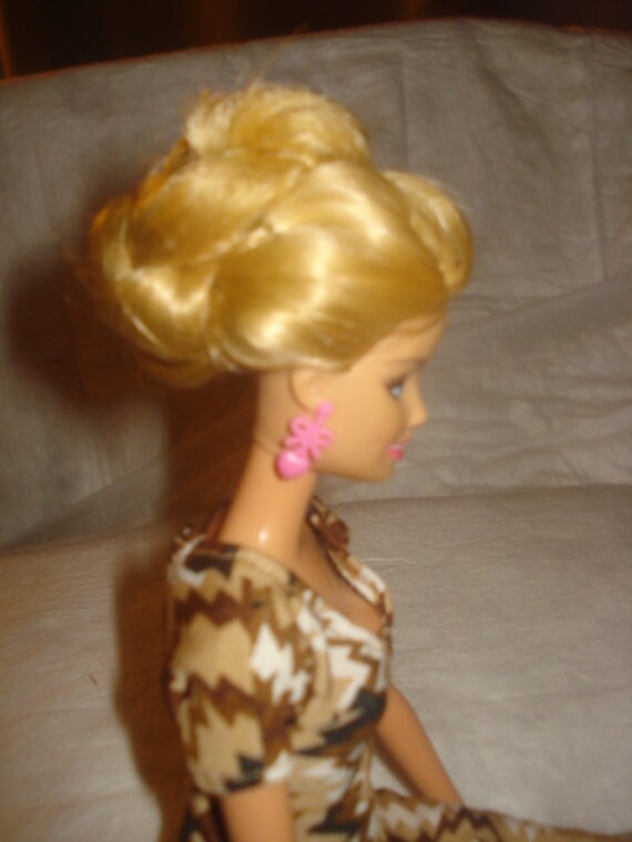 Fashion Doll Sized Gold Colored Metal Bobby Pins For Easy Hair Styling Bhp
