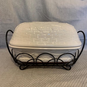 Temp-Tations Presentable Casserole Dish in Rack by Tara Orchard Vine