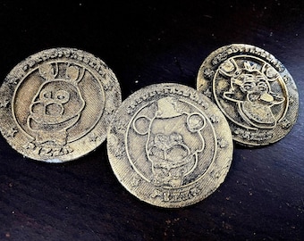 Grimy Gold Token Pin (5.5 cm) – Five Nights at Freddy’s Inspired Horror Accessory