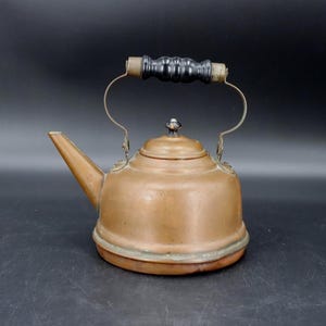 Vintage Revere Ware Copper Tea Kettle | Wood Handle | 6&quot; Base | Rustic Kitchen Decor | Patina | Classic USA Cookware