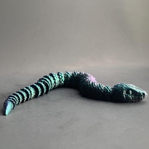 3D Printed Articulated Snake: Poseable Fidget Toy, Desk Decor
