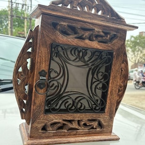 Antique Finish Wooden Key Box Mount Cute Rustic Decorative Key Cabinet ~ Premium Cabinet Key Holder with 6-Hooks Small Box Wall Décor