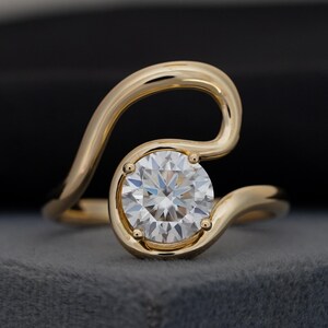 Round Cut Lab Grown Diamond Solitaire Ring, 14K Gold Engagement Ring For Women, Bypass Ring, Conflict Free Diamond Bridal Ring, Gift For Her
