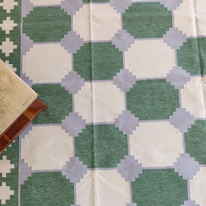Alfombra Kilim Geométrica Verde, Dhurrie de Algodón Tejido a Mano, Alfombra Moderna de Tejido Plano Boho, Alfombra de Estilo Canadiense, Decoración Ecológica Hecha a Mano