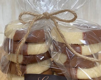 Handcrafted MILK Chocolate Dipped Shortbread Cookies – Gift-Ready Pack