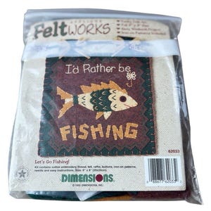 Dimensions Feltworks Let's Go Fishing Felt Applique Kit 8x8 VTG 1995 62033 READ