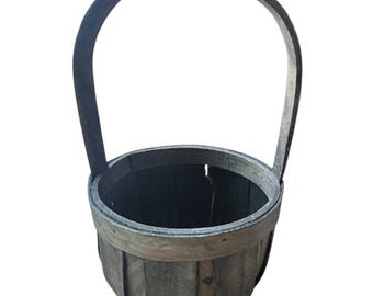 Cesto di legno vintage con maglie, manico per raccolta, stile primitivo cottagecore