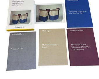 Juego de 2 folletos de Cookie Jar Beca para escritores de arte de la Fundación Andy Warhol Hannah Black